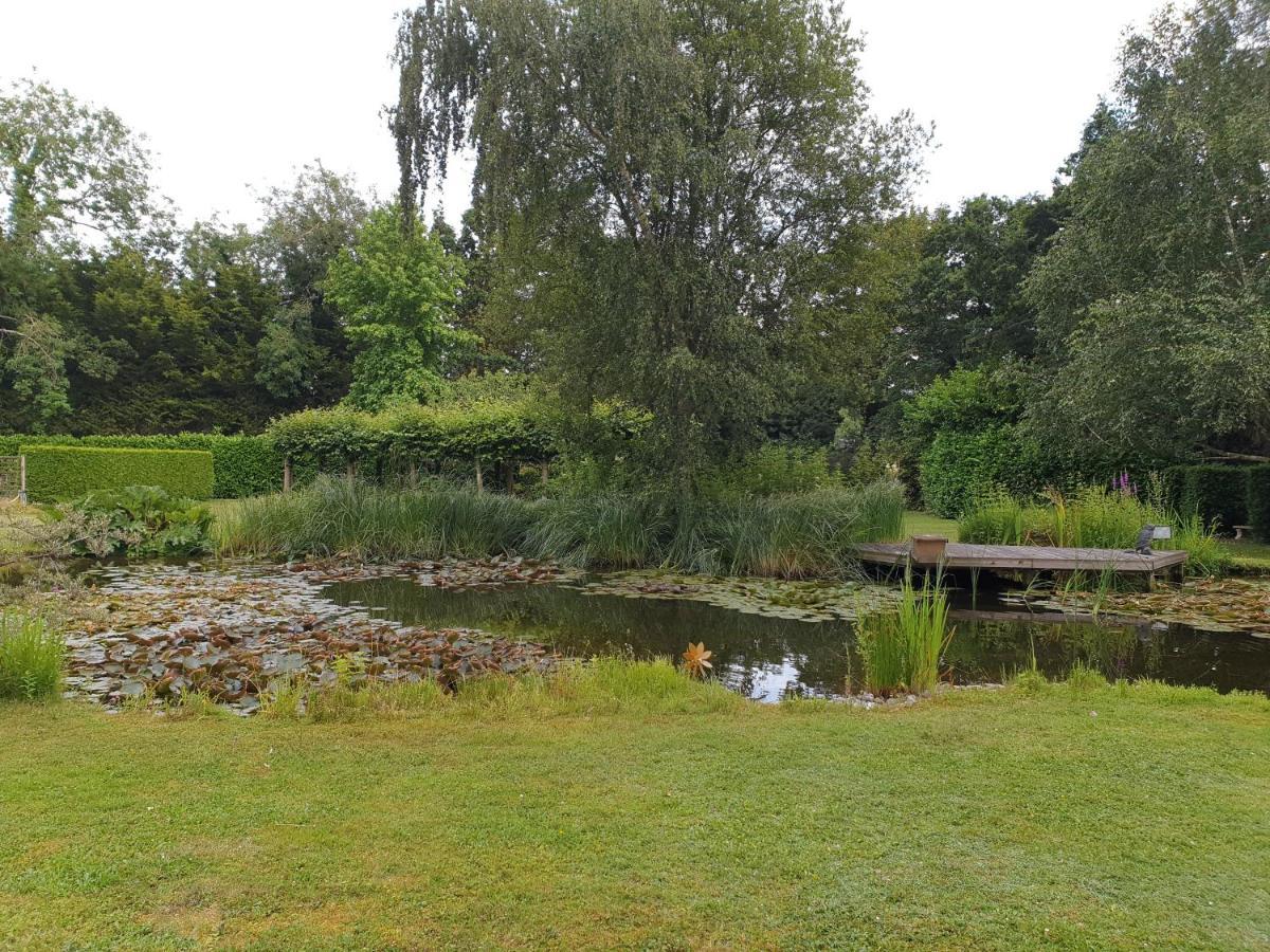 The Reading Whole Apartment With Private Lake And Gardens Exterior photo